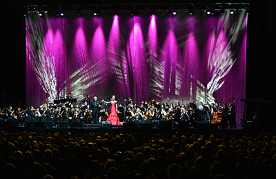 Anya+Anna为西班牙著名男高音歌唱家多明戈迈阿密演唱会提供扩声服务