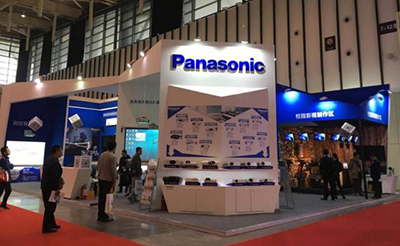 南京高教展松下提倡“智享智连，互教互助”