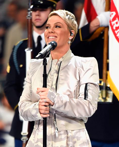 在第52届超级碗中，PiNk凭借sennheiser digital 6000系列而闪耀全场