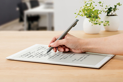 一纸纳万卷 一笔走江湖