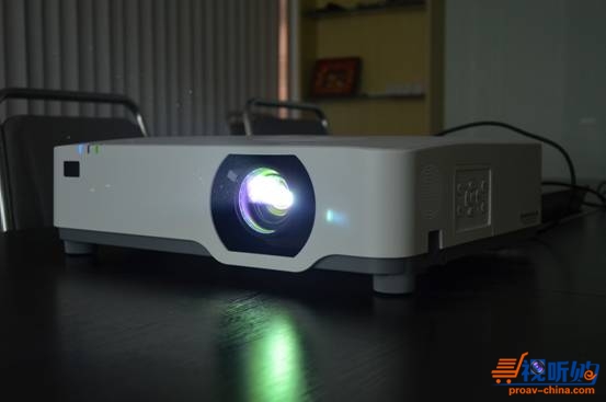 NEC为高考加油助威 十款投影机整月优惠钜献