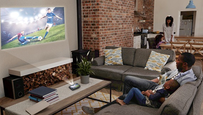 采用业界最小的全高清微显示器设计出超便携1080p显示