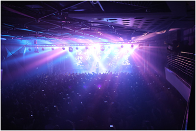 EAW自适应系统和旅行团一起做场步履不停的白日梦